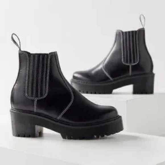 Dr. Martens Shoes - Dr. Martens Rometty Contrastitch